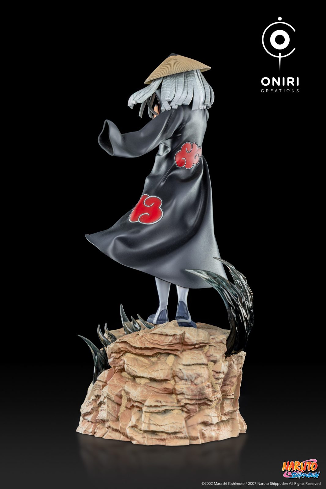 Statue Itachi Uchiha, vue de dos